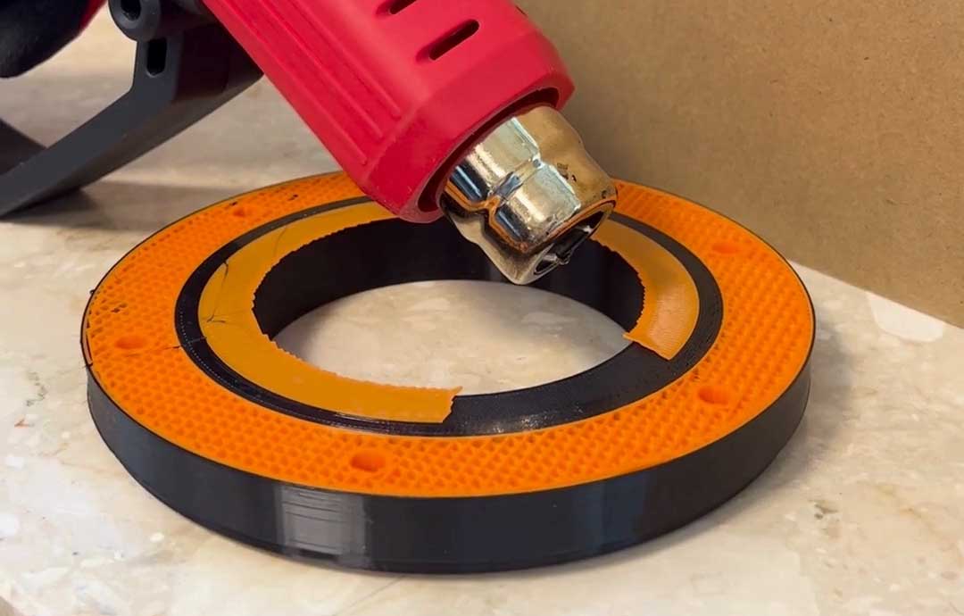 TPU with PLA support removal in FFF technology for a clean, undamaged TPU surface